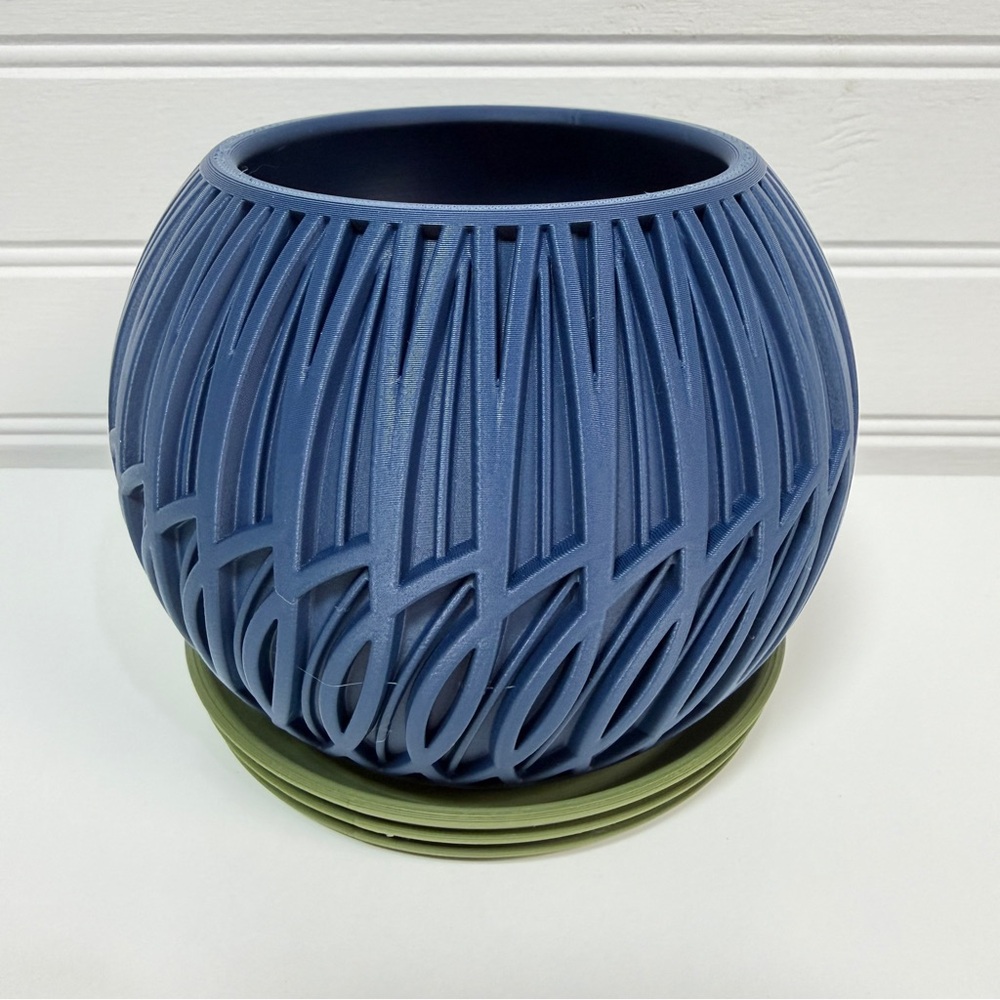 The Zyra Planter, Indoor Flower Pot, Tabletop Planter, Ribbed Lattice Pattern - Picture 3 of 12